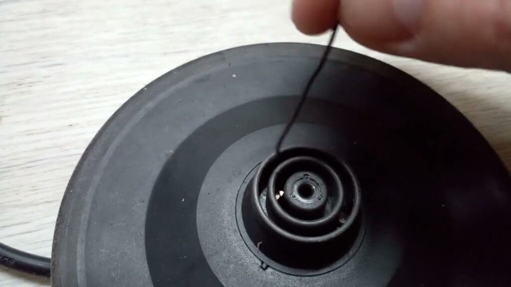 Что чаще всего ломается в электрическом чайнике?