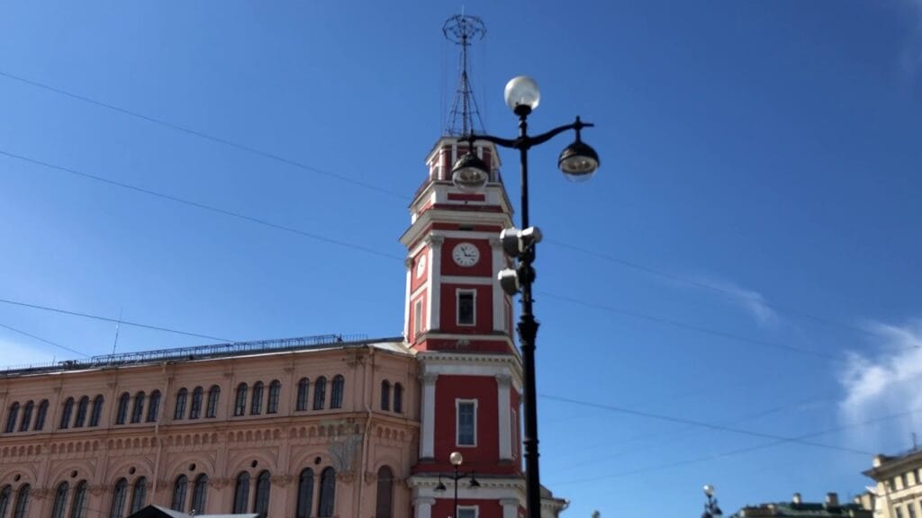 Где находится магазин?