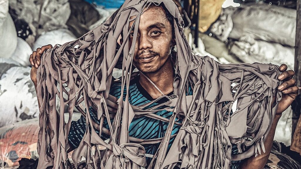 Как одежда загрязняет окружающую среду?