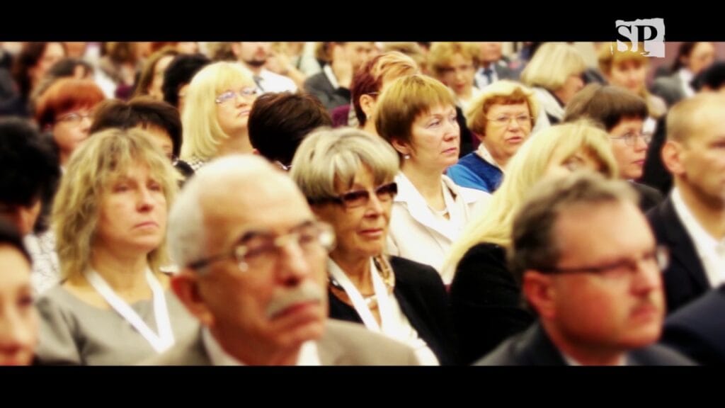 Какие есть примеры социальной ответственности?