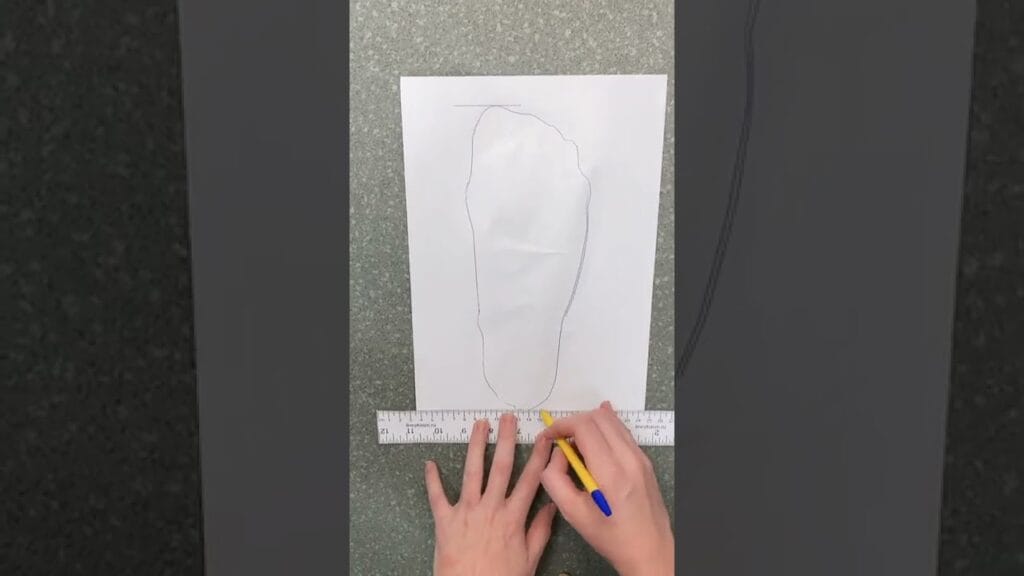 Какую обувь носить, если широкая стопа?