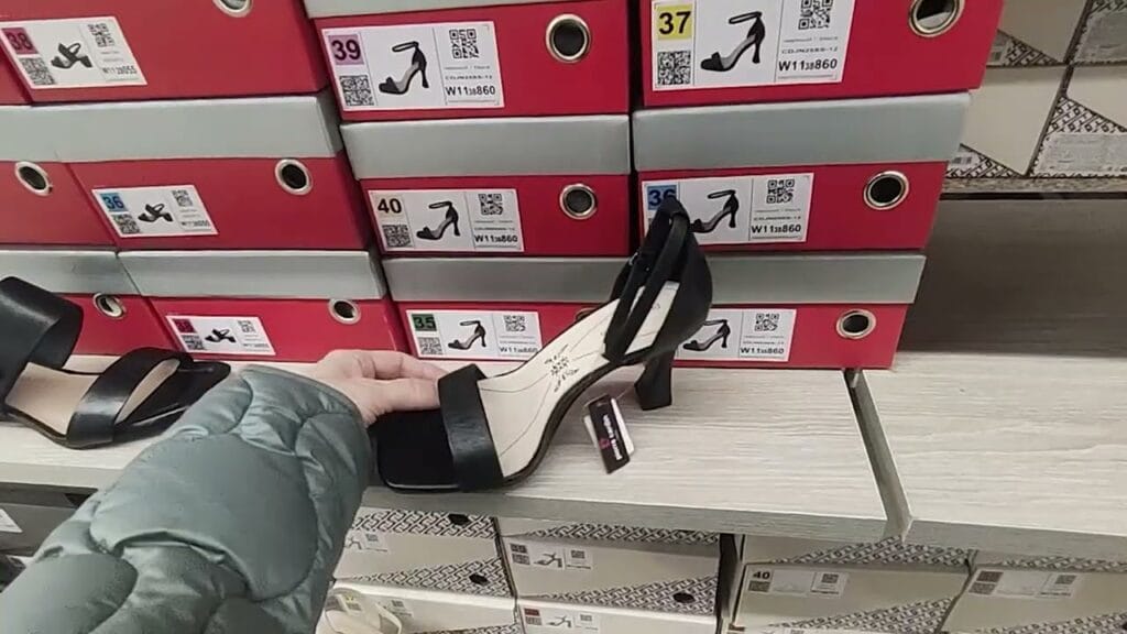 Почему в Кари такая дешёвая обувь?