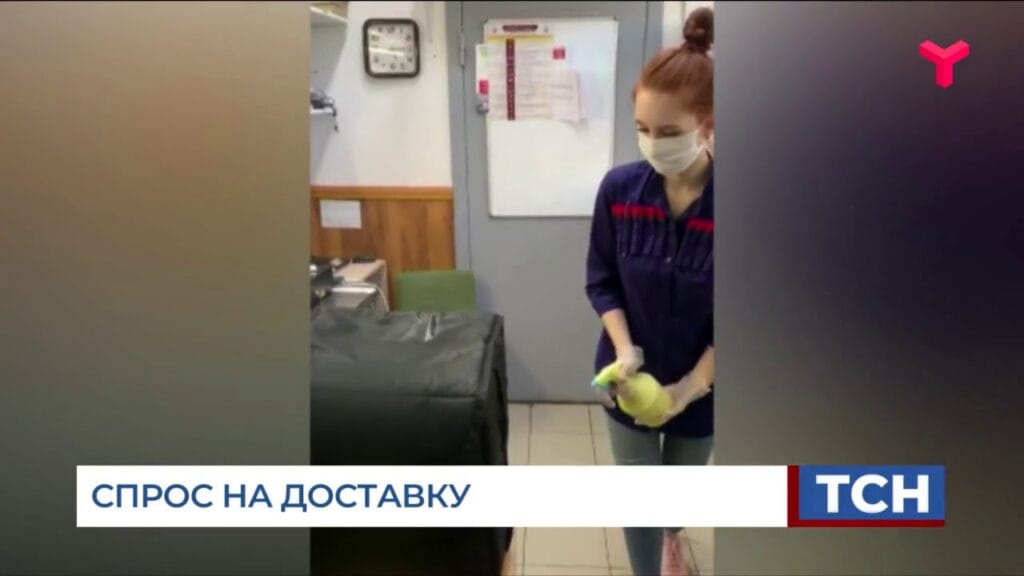 В какие дни и часы падает спрос на доставку?