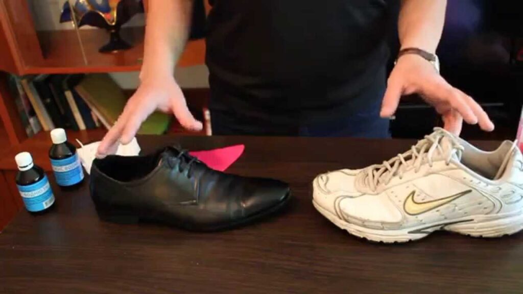 Что насыпать в обувь, чтобы она не воняла?