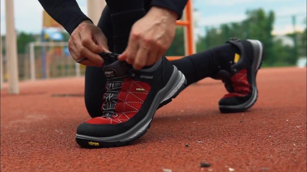 Для чего предназначена обувь?