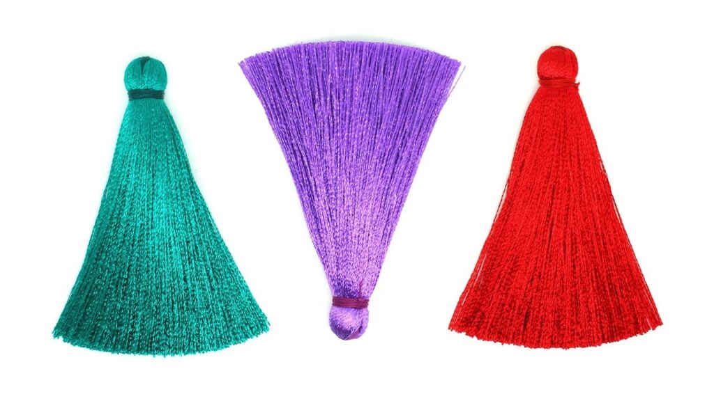 Как называется железка на шапке в виде кисточки?