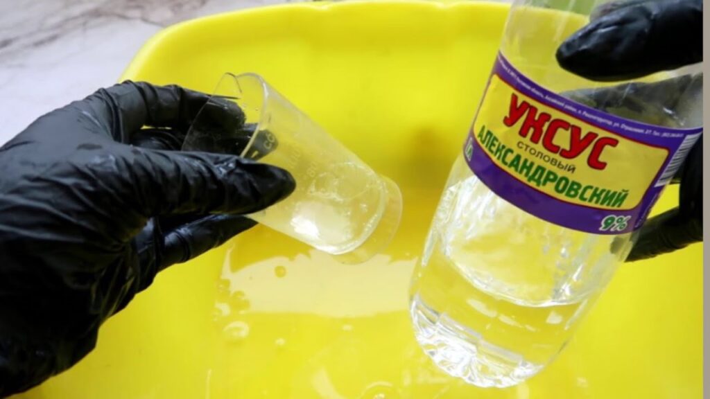 Какой есть лайфхак, как почистить белую обувь?