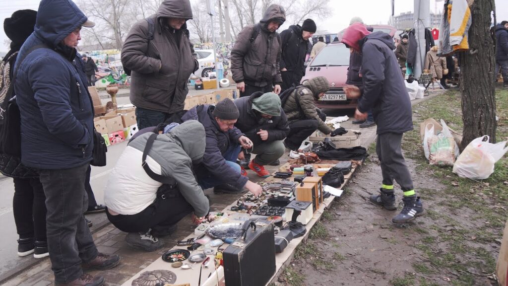 Как можно заработать на продаже ненужных вещей?