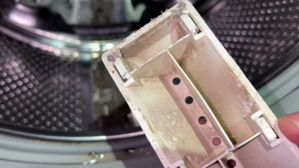 Выбрасывают ли стиральные машины микропластик?