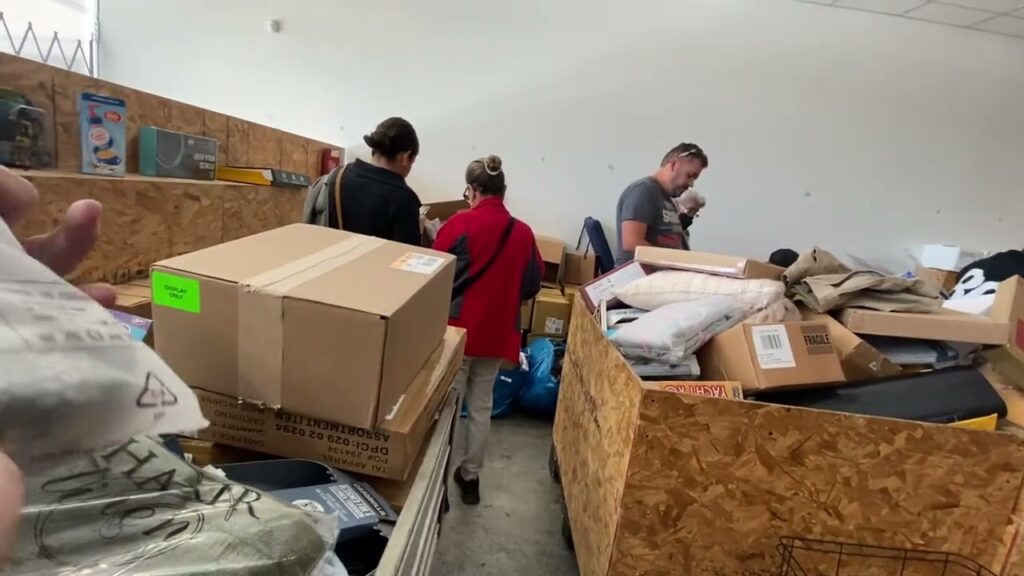 Куда девают невостребованные посылки?